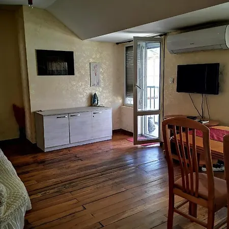Gasthuis Central 5 min beach rooms *